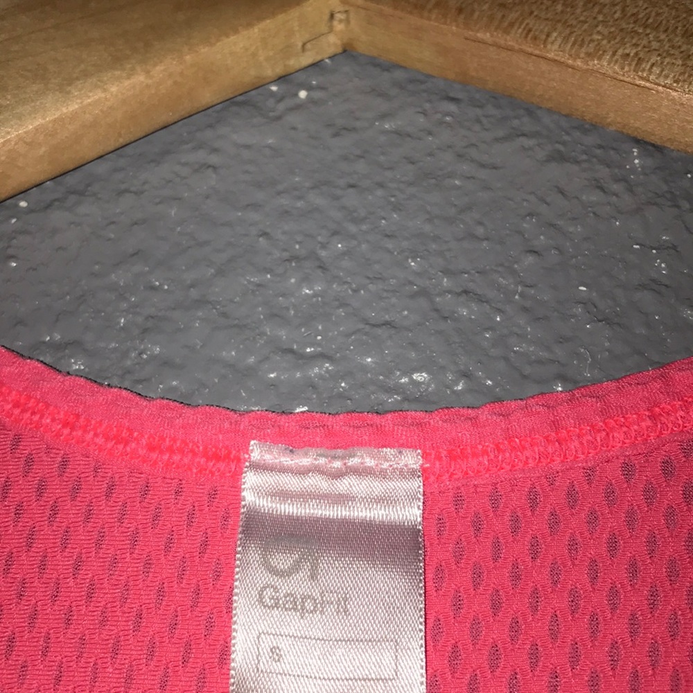 Gap Workout Tank - Picture 2 of 3